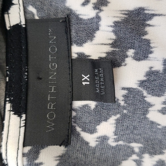 Worthington Short Sleeve Scoop Neck Ivory with Black Design Top, 1X - Picture 3 of 6